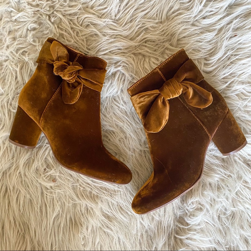 Madewell Esme Bow Velvet Bootie - Picture 3 of 9